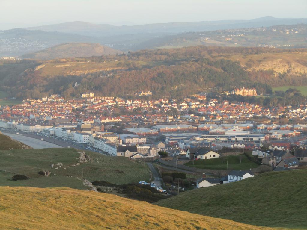 Harringtons At 14 3* Llandudno